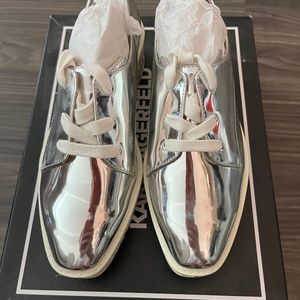 BALI SPECCHIO WEDGE SNEAKERS Size 5.5 (Silver)